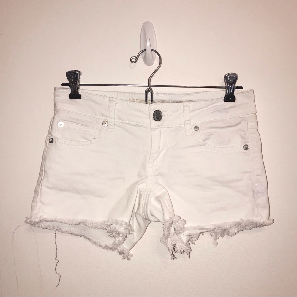 American Eagle cutoff white shortie